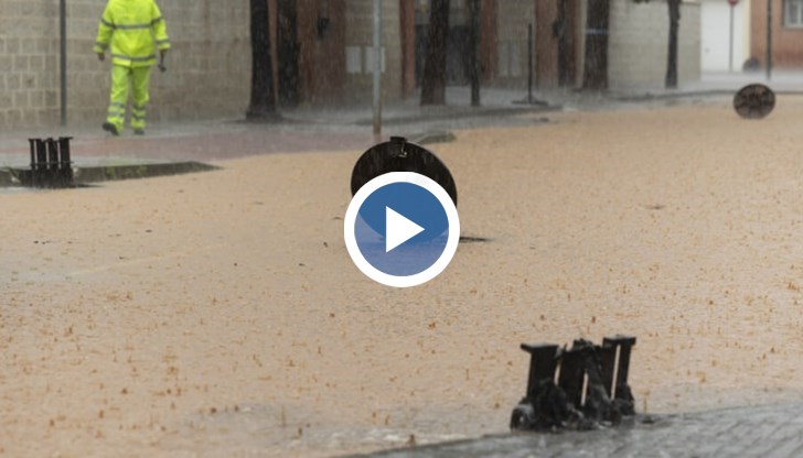 Малага под вода: Българка споделя за обстановката