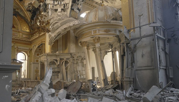 Двадесет исторически сгради пострадаха при нощна атака Двадесет исторически сгради пострадаха при нощна атака