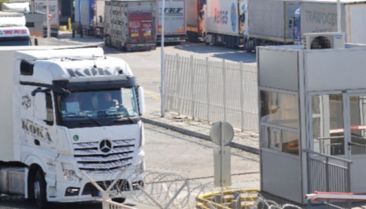 Ограничението не засяга леките автомобили и автобусите Ограничението не засяга леките автомобили и автобусите