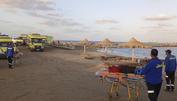 Фатален инцидент с туристическо корабче взе три жертви в Червено море Фатален инцидент с туристическо корабче взе три жертви в Червено море