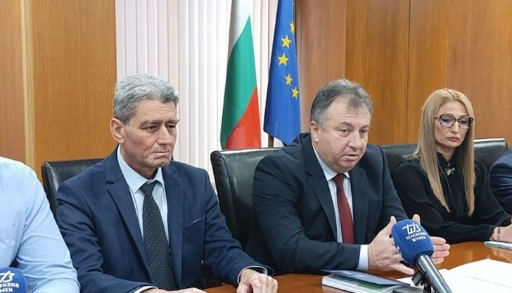 Властите обещават трайно решение на водните проблеми Властите обещават трайно решение на водните проблеми