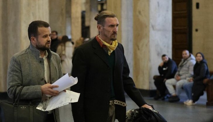 Актьорът е настанен в килия с още трима души в следствения арест Актьорът е настанен в килия с още трима души в следствения арест