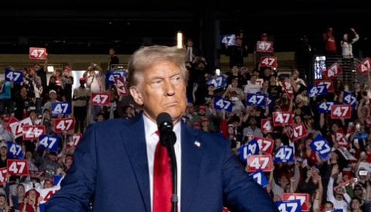 Тръмп отрича обвиненията в близост с Кремъл Тръмп отрича обвиненията в близост с Кремъл