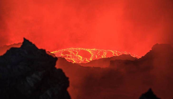 Лавата достигна до населените места /Снимката е илюстративна/ Лавата достигна до населените места /Снимката е илюстративна/