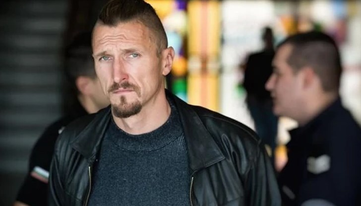 Актьорът е задържан за шофиране след употреба на алкохол Актьорът е задържан за шофиране след употреба на алкохол