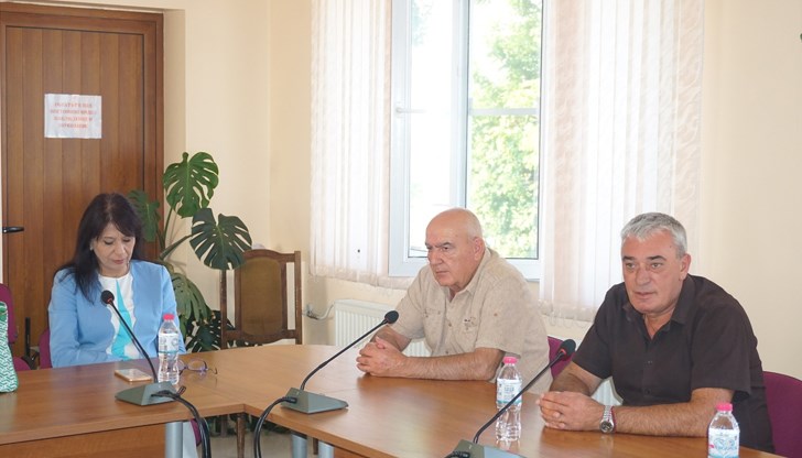 Дневният ред на днешното заседание включва общо 11 точки за разглеждане Дневният ред на днешното заседание включва общо 11 точки за разглеждане