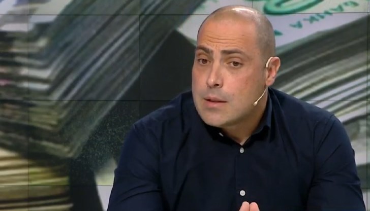 Повечето кредити са потребителски и стокови и са свързани с някаква форма на импулс Повечето кредити са потребителски и стокови и са свързани с някаква форма на импулс