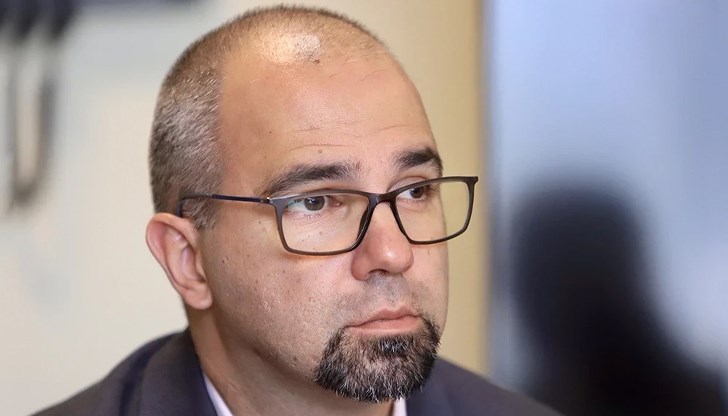 Театрална постановка разпали допълнително напрежението Театрална постановка разпали допълнително напрежението