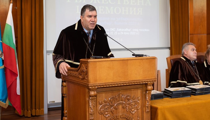 Професор Андрей Захариев е отстранен след критики към ръководството на академията Професор Андрей Захариев е отстранен след критики към ръководството на академията