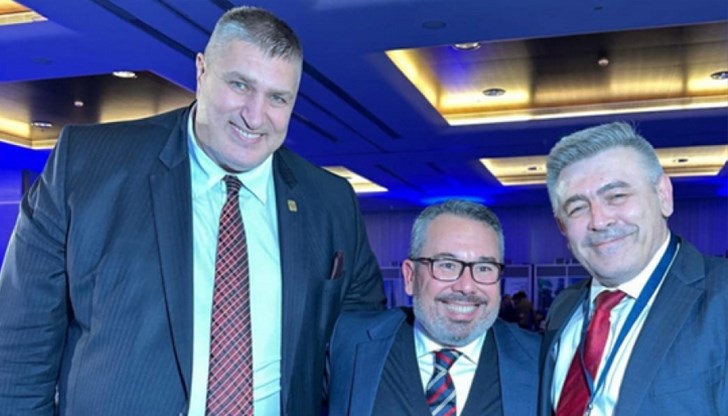 Любомир Ганев получи двоен мандат в световната и европейската централа Любомир Ганев получи двоен мандат в световната и европейската централа