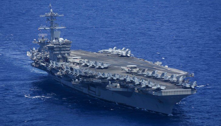 Бунтовници нападнаха три американски бойни кораба Бунтовници нападнаха три американски бойни кораба