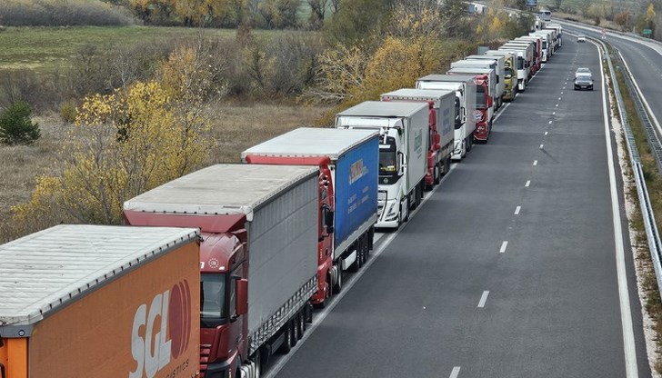 Временни ограничения на три гранични пункта с Турция Временни ограничения на три гранични пункта с Турция