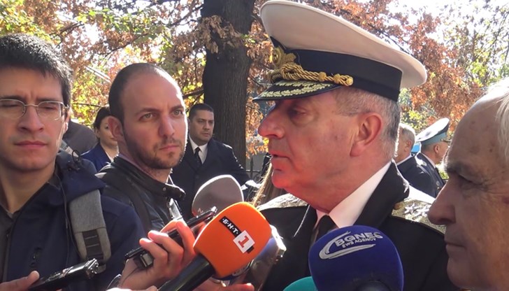 Минимум 2300 лева заплата за военнослужещите от 2025 година Минимум 2300 лева заплата за военнослужещите от 2025 година