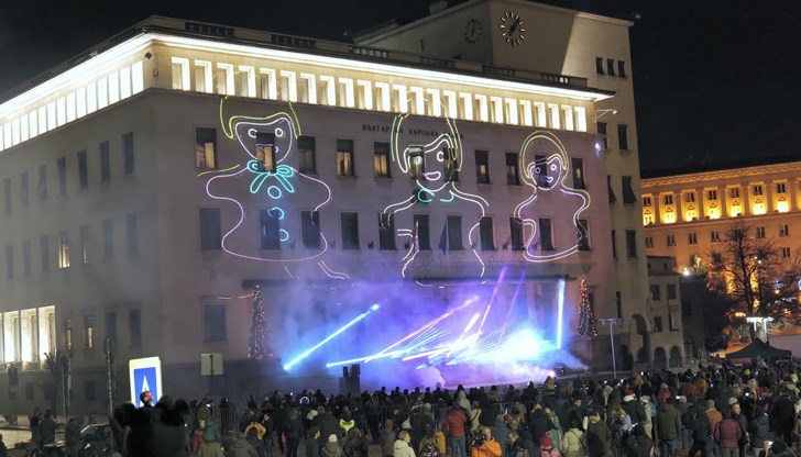 Светлинно шоу заменя пиротехниката на празника Светлинно шоу заменя пиротехниката на празника