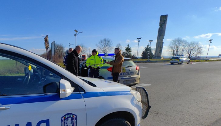 Шофьор с двегодишен стаж създаде хаос на пътя Шофьор с двегодишен стаж създаде хаос на пътя