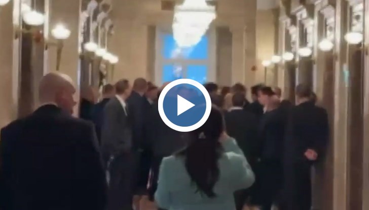 Стигна се до обиди и бутане между Манол Пейков от ПП-ДБ и „Възраждане”