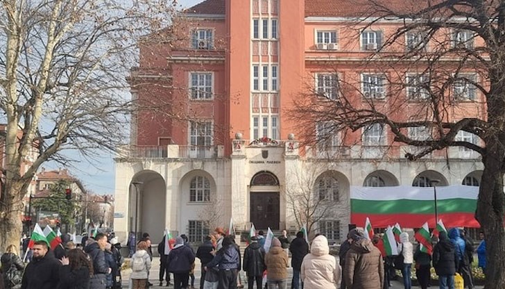 Граждани излязоха на втори протест срещу безводието в региона Граждани излязоха на втори протест срещу безводието в региона
