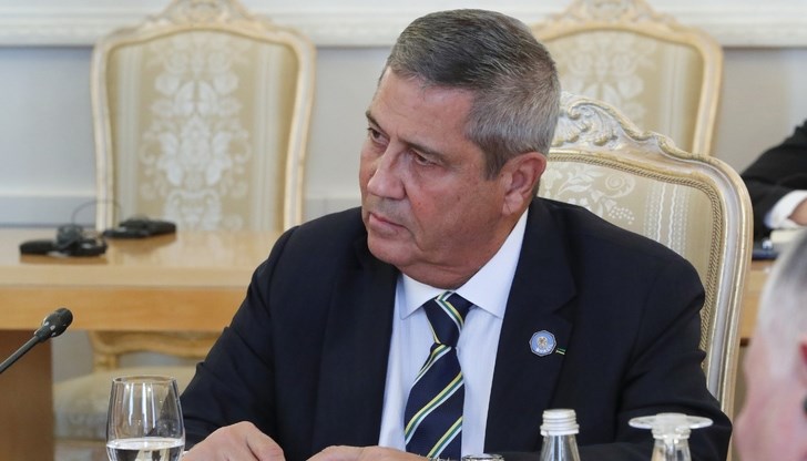 Бившият министър на отбраната е обвинен в организиране на опит за отмяна на изборните резултати