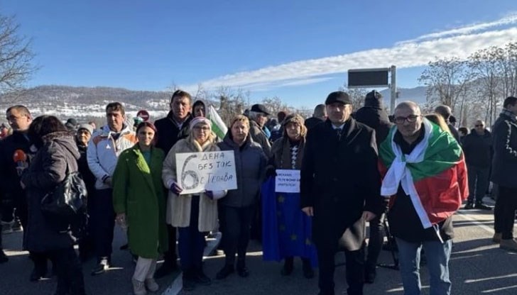 Кризата с тока продължава пето денонощие в региона