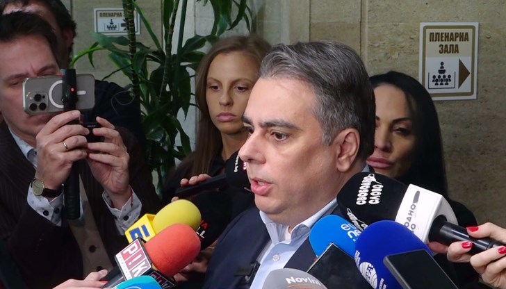 За първи път в бюджета се нарушава правилото разходите да не надхвърлят 40% от брутния вътрешен продукт За първи път в бюджета се нарушава правилото разходите да не надхвърлят 40% от брутния вътрешен продукт