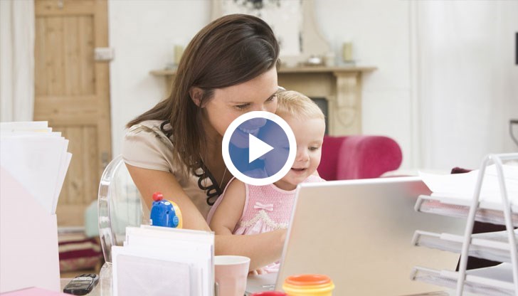 Бюджет 2025: Обмислят замразяването на парите за майчинство през втората година