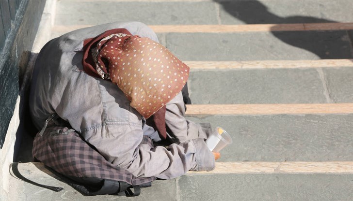 Жената признала, че е натрупала състояние от милостиня