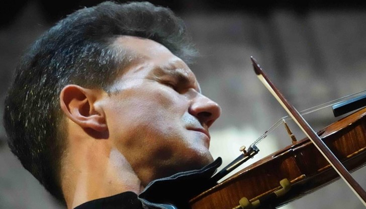 Виртуозът, роден в Русе, получи ценния инструмент през октомври Виртуозът, роден в Русе, получи ценния инструмент през октомври