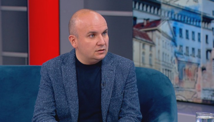 Евродепутатът твърди, че е има опити за контрол върху институциите