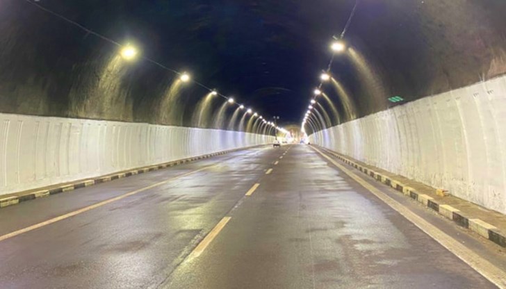 Шофьорите да следят пътната сигнализация и да избягват рискови маневри Шофьорите да следят пътната сигнализация и да избягват рискови маневри