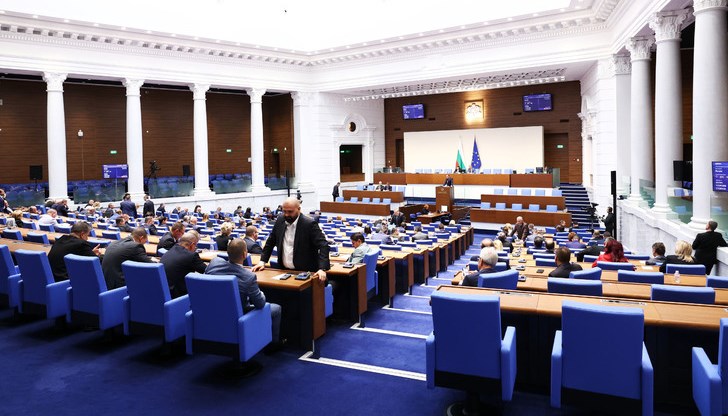 Народното събрание излиза в коледна ваканция от 22 декември до 5 януари Народното събрание излиза в коледна ваканция от 22 декември до 5 януари