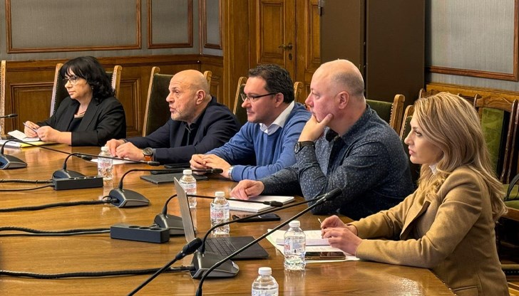 ГЕРБ-СДС и ДБ обсъдиха широко парламентарно мнозинство за редовен кабинет ГЕРБ-СДС и ДБ обсъдиха широко парламентарно мнозинство за редовен кабинет