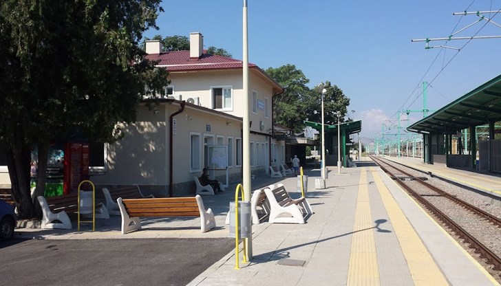 Момчето е с опасност за живота след опит за селфи върху влак Момчето е с опасност за живота след опит за селфи върху влак