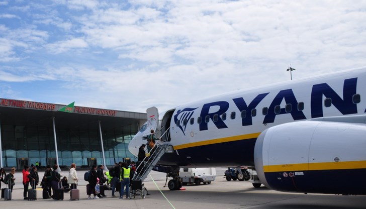 Два пъти седмично самолети на Ryanair ще свързват двата града Два пъти седмично самолети на Ryanair ще свързват двата града