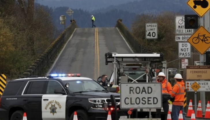 Властите предупреждават за опасност от цунами Властите предупреждават за опасност от цунами