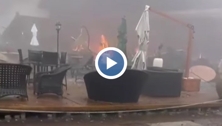 Малък самолет се разби в търговски център в град Грамадо, щата Рио Гранде до Сул