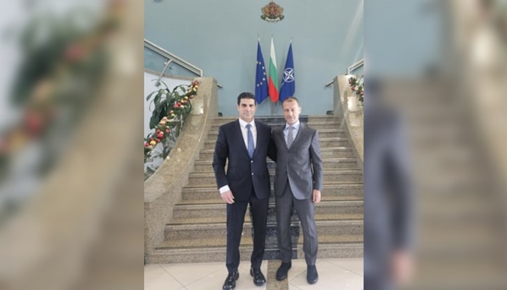 Малко по-късно се очаква да пристигне и президентът на ФИФА Малко по-късно се очаква да пристигне и президентът на ФИФА