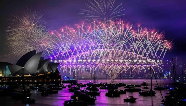 Грандиозни тържества отбелязват настъпването на Нова година по света Грандиозни тържества отбелязват настъпването на Нова година по света