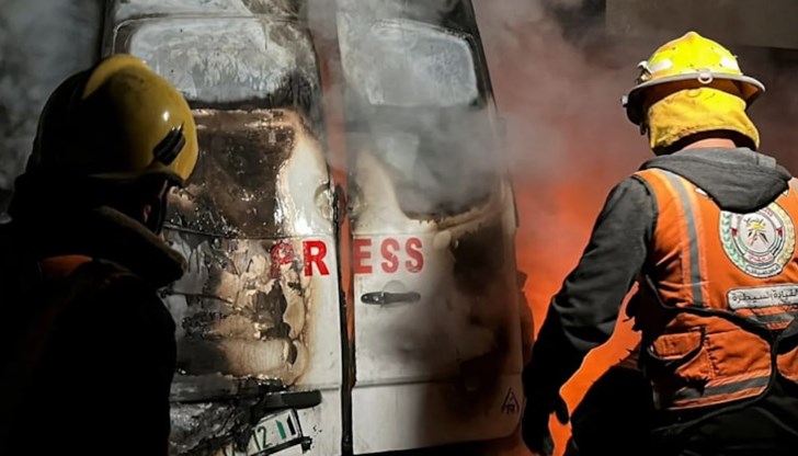 Автомобилът на жертвите е бил ясно обозначен като медиен Автомобилът на жертвите е бил ясно обозначен като медиен