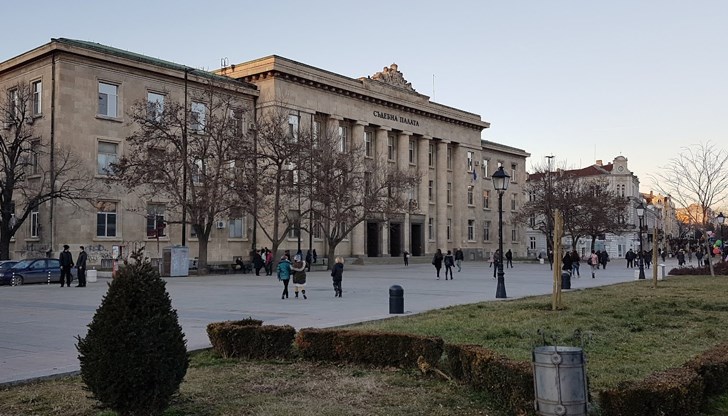 Районният съд осъди две лица за опит за присвояване на дружествени пари Районният съд осъди две лица за опит за присвояване на дружествени пари