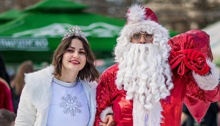 Снежанка и любимите герои от "Веселяците" ще зарадват малките посетители с коледно настроение Снежанка и любимите герои от "Веселяците" ще зарадват малките посетители с коледно настроение