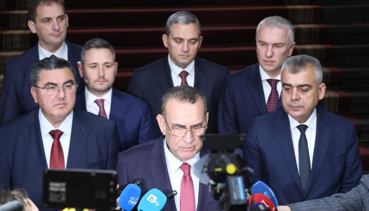 Сборището, организирано от Делян Пеевски и неговите платени марионетки, представлява оскърбление Сборището, организирано от Делян Пеевски и неговите платени марионетки, представлява оскърбление