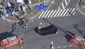 Огромна дупка погълна камион в Токио