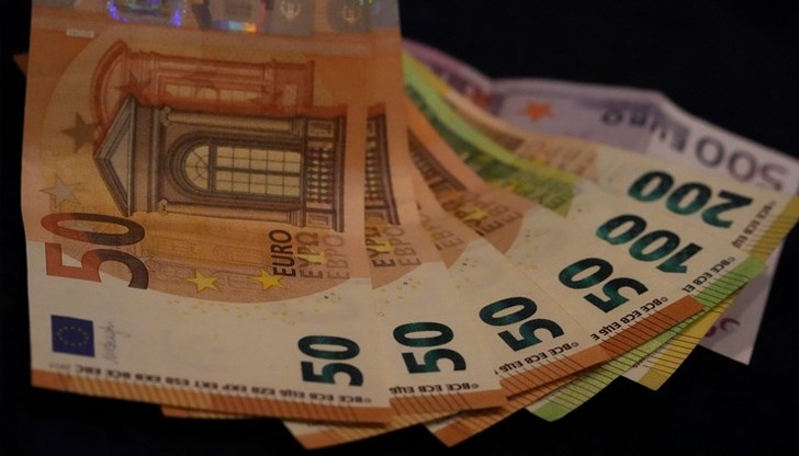 Увеличението влиза в сила със задна дата от началото на годината Увеличението влиза в сила със задна дата от началото на годината