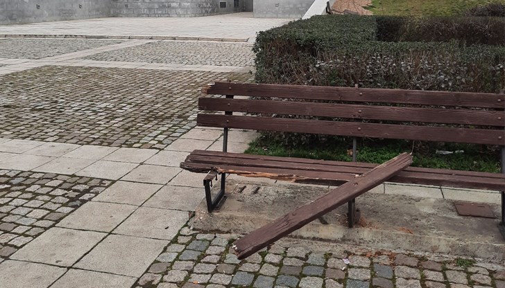 Стърчащи дъски създават риск от инцидент