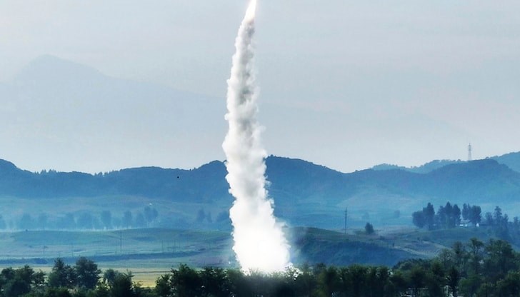 Трети пореден тест на оръжия от септември насам