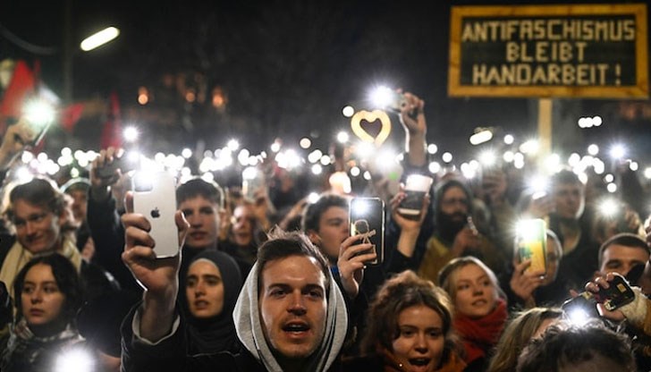 Демонстранти предупреждават за заплаха над демокрацията в Австрия Демонстранти предупреждават за заплаха над демокрацията в Австрия