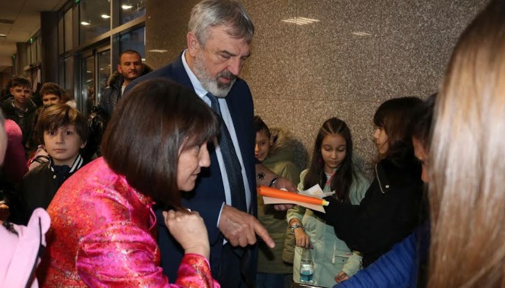 Русенските ученици са единствените в България, които представят "Танцът на Дракона" в автентичния му вид