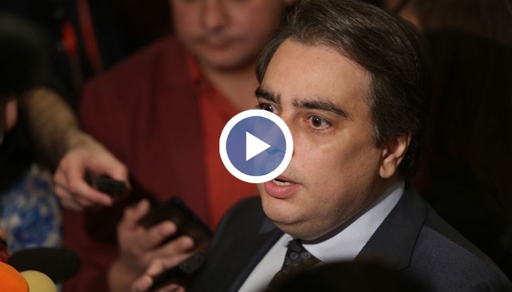 Асен Василев: Задават се бюджети на "постната пица", за да останат пари за крадене