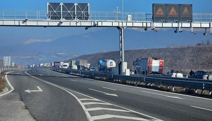 Над 20 автомобила се удариха край Сандански заради гъста мъгла