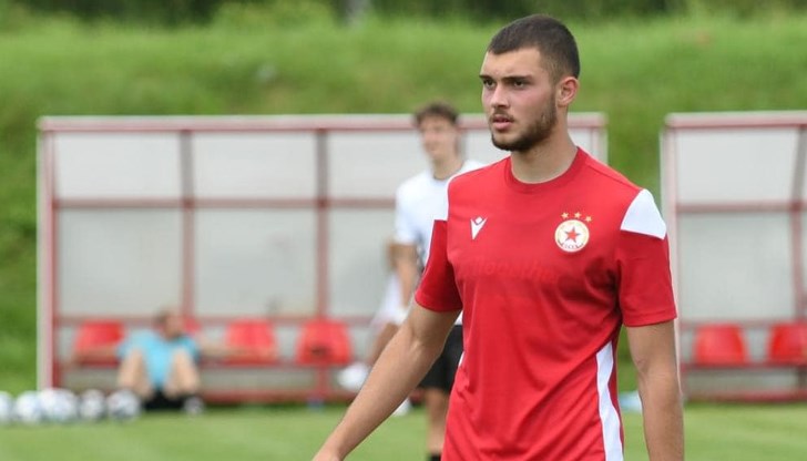 37-годишен криминално проявен мъж е задържан за покушението срещу 17-годишния Антон Толев 37-годишен криминално проявен мъж е задържан за покушението срещу 17-годишния Антон Толев